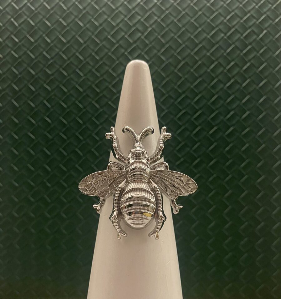 Queen Bee Napkin Rings - Image 2