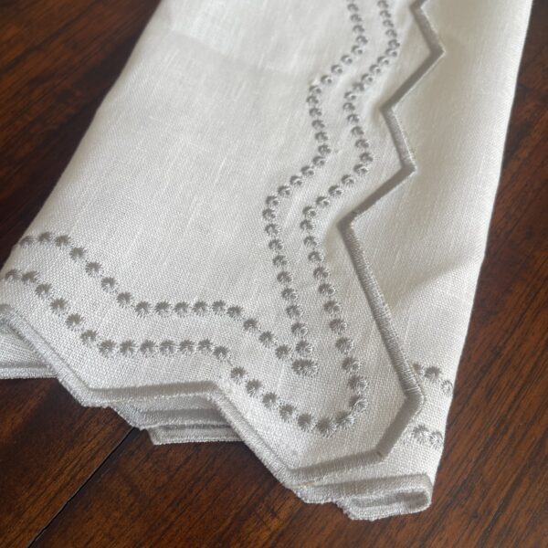 Offwhite &Light Grey Chiara Placemat and Napkin Set - Image 4