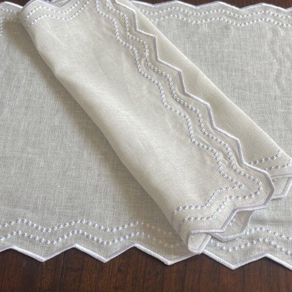 Offwhite & White Chiara Placemat and Napkin Set