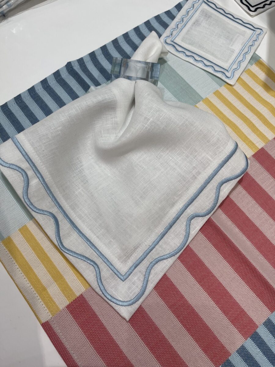 White & Light Blue Natalia Napkin Set